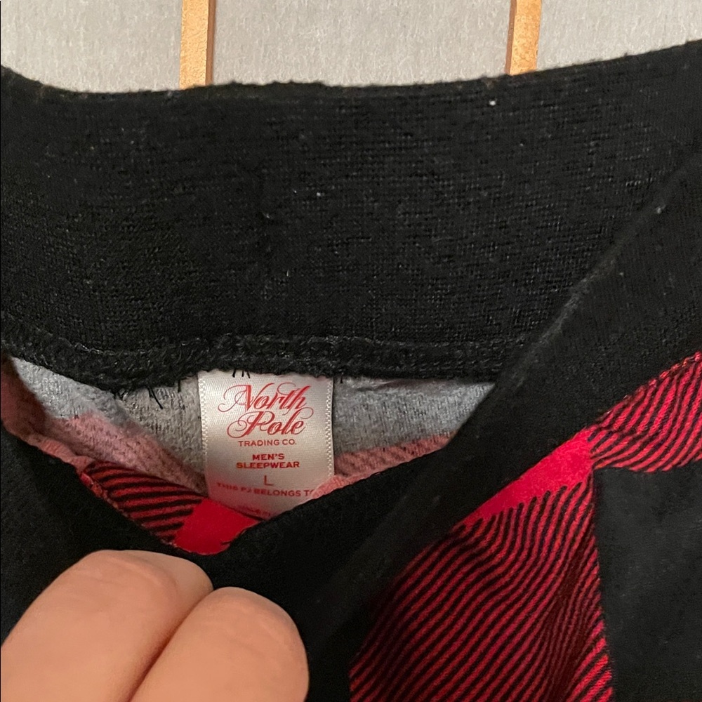 North Pole Trading Co Men’s L Feelin' Jolly Red Black Buffalo Check Pajamas Set - Picture 10 of 11